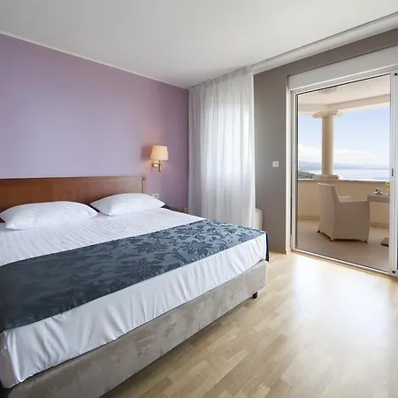 Laurus - Liburnia 4*