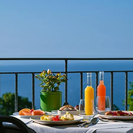 Laurus - Liburnia 4*